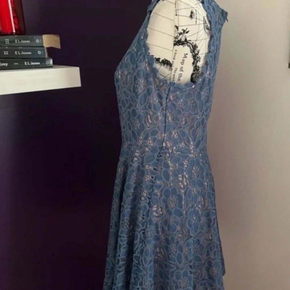 City Studio Crocheted Lace (fully lined) Dress - Size 13 - Blue - EUC - Picture 5 of 10